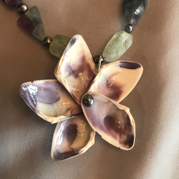 Shell necklace - Picture 5 of 5